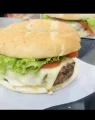 438 -Hambrguer Artesanal de costela, queijo alface e tomate